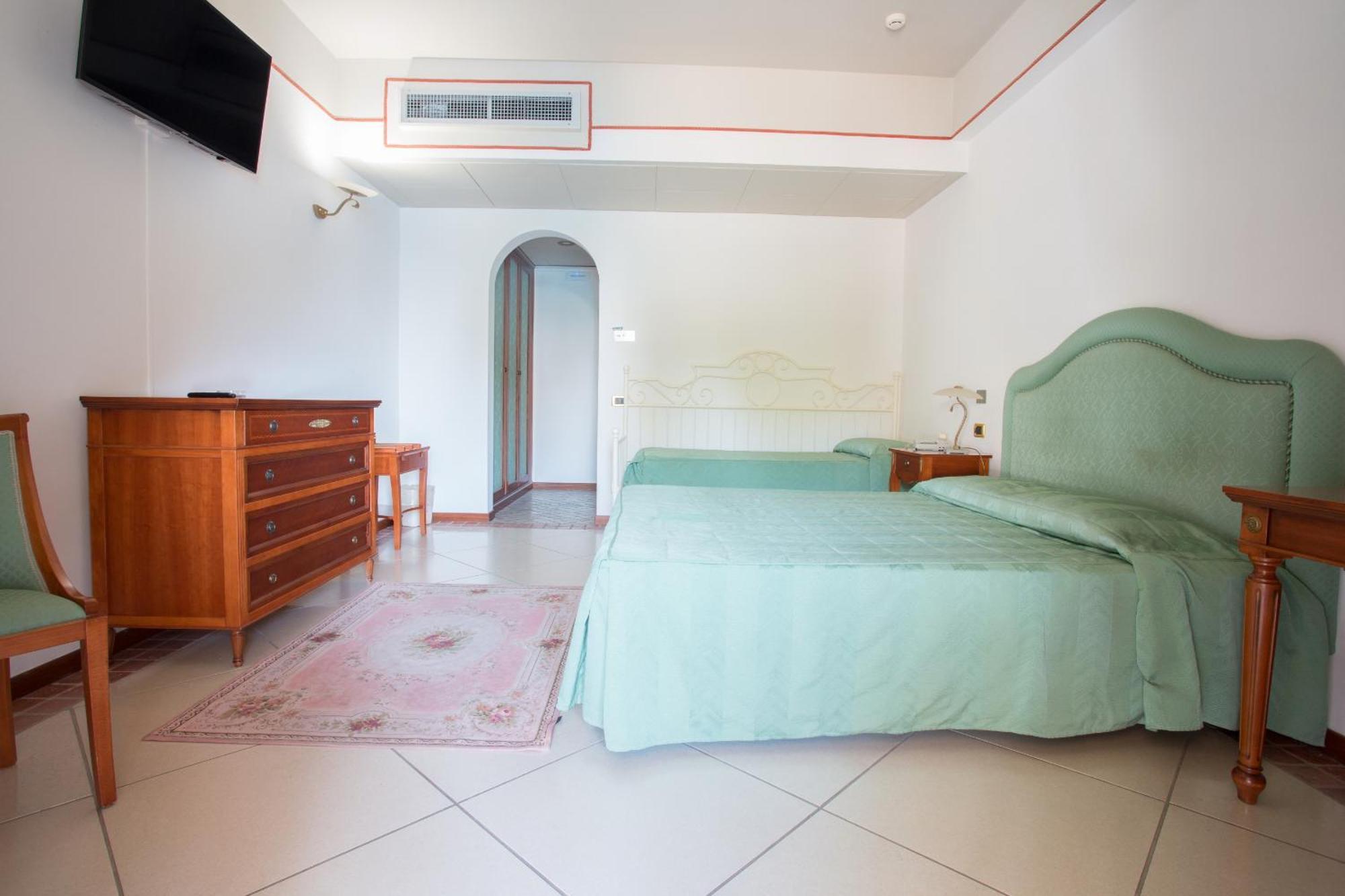 Hotel Tritone Lipari Exterior foto