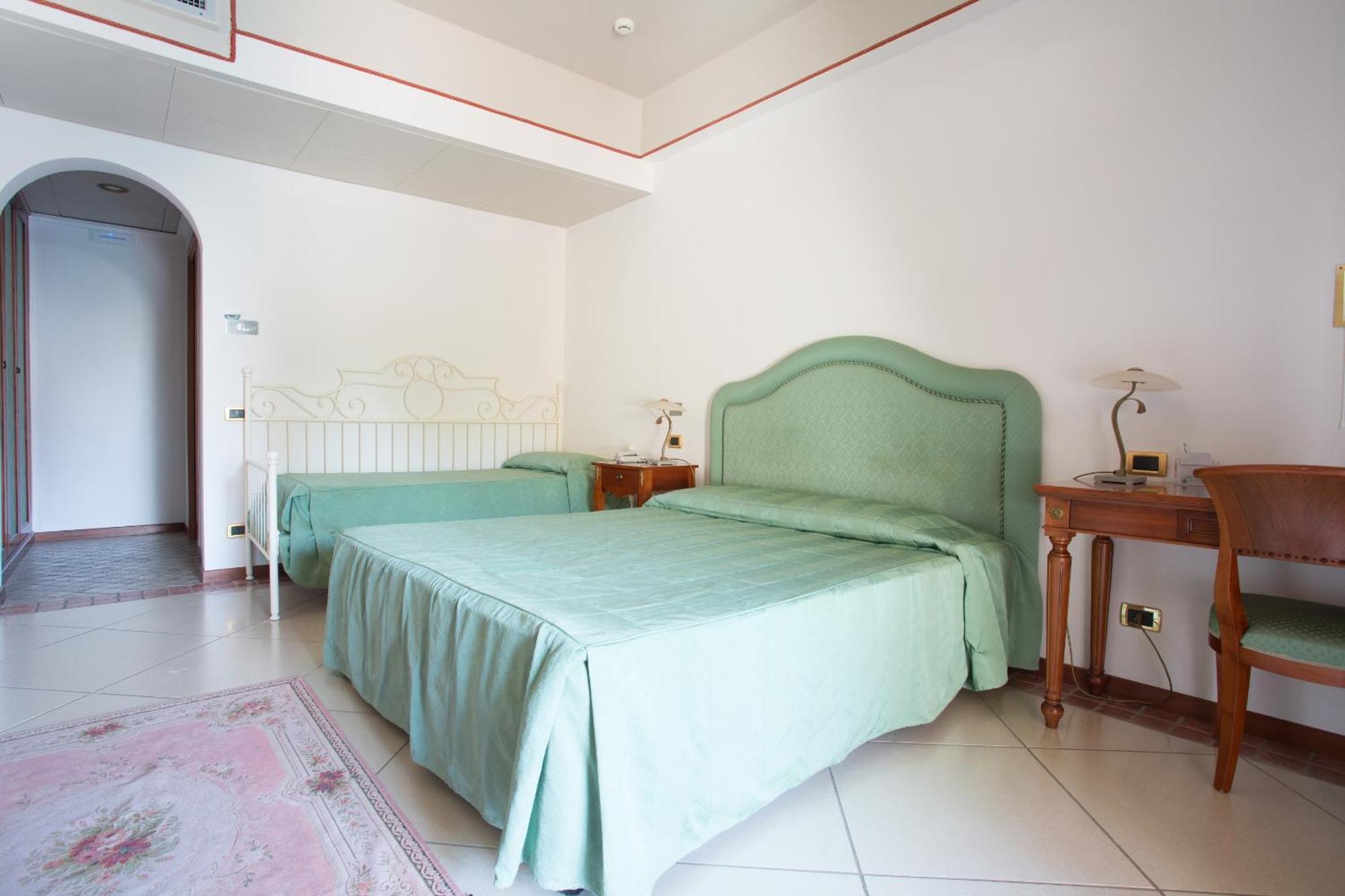 Hotel Tritone Lipari Exterior foto