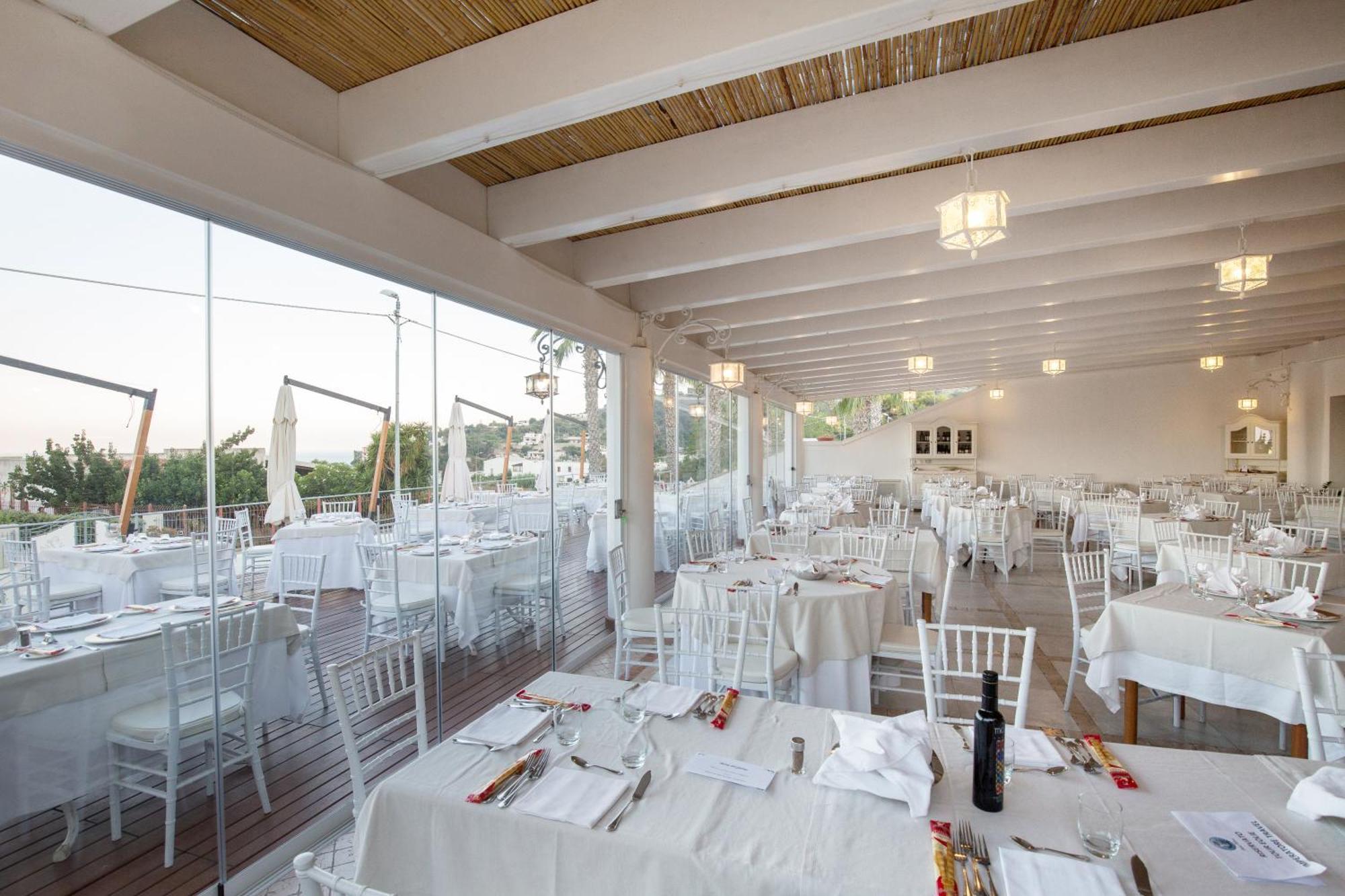 Hotel Tritone Lipari Exterior foto