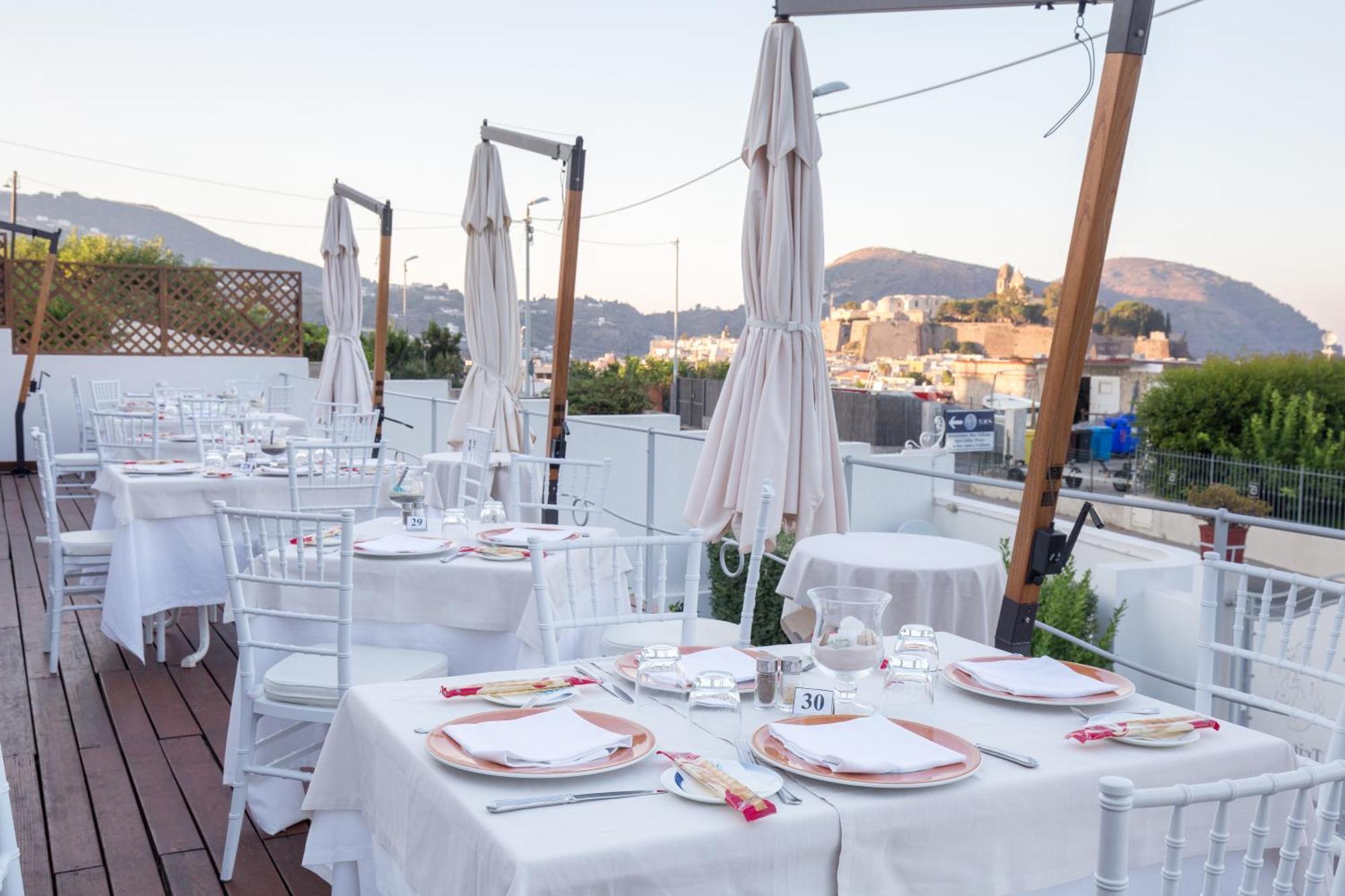Hotel Tritone Lipari Exterior foto